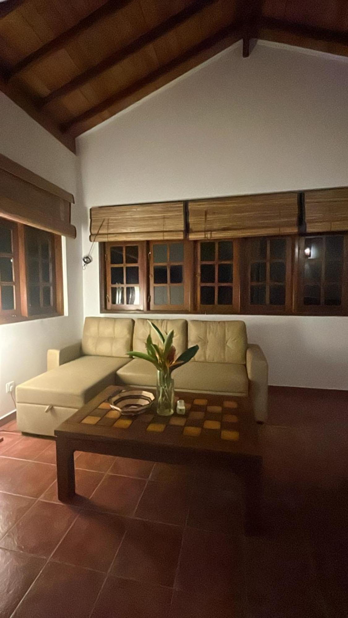 Beach Club Apartments Induruwa Ngoại thất bức ảnh