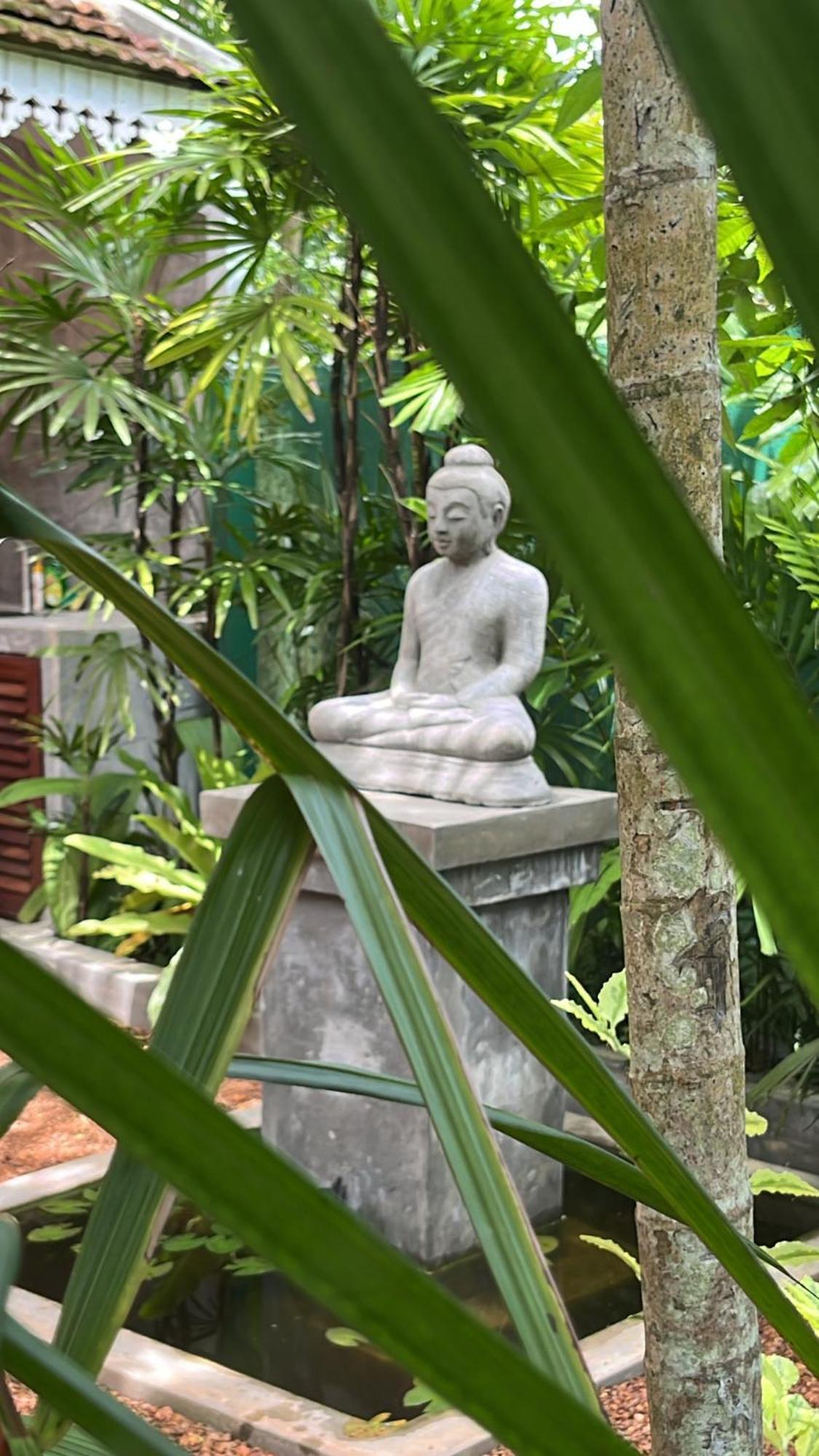 Beach Club Apartments Induruwa Ngoại thất bức ảnh