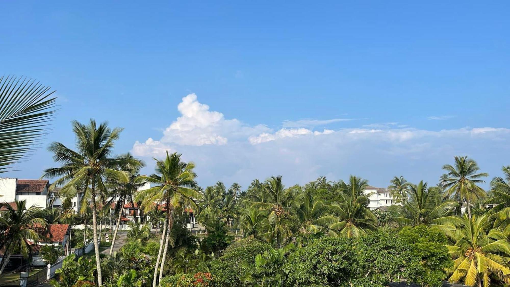 Beach Club Apartments Induruwa Ngoại thất bức ảnh