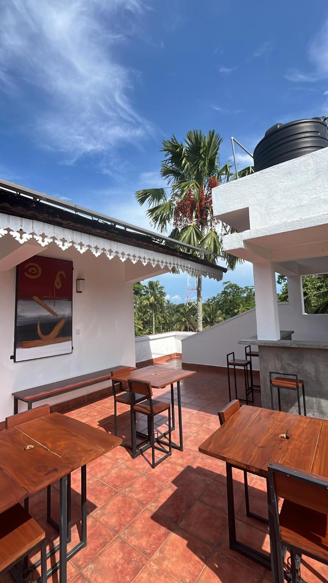 Beach Club Apartments Induruwa Ngoại thất bức ảnh