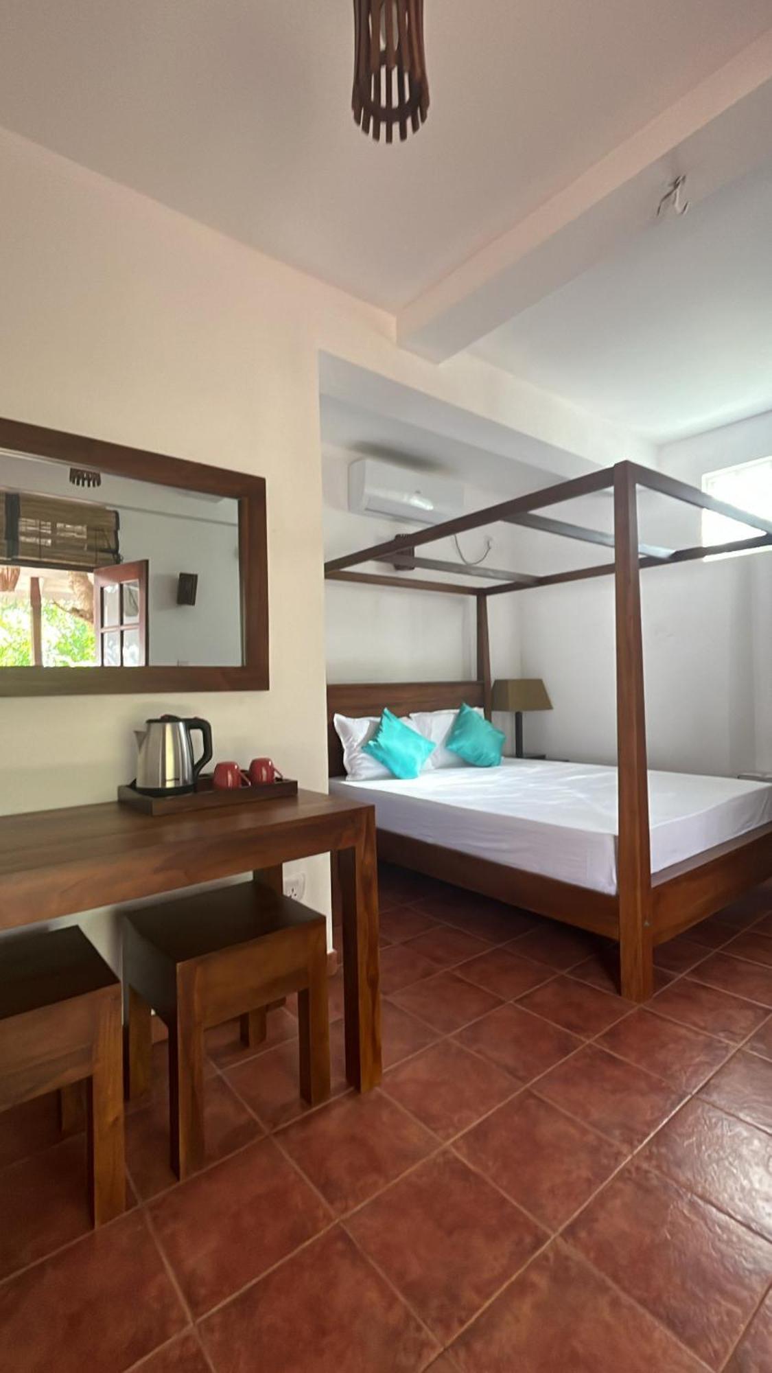 Beach Club Apartments Induruwa Ngoại thất bức ảnh