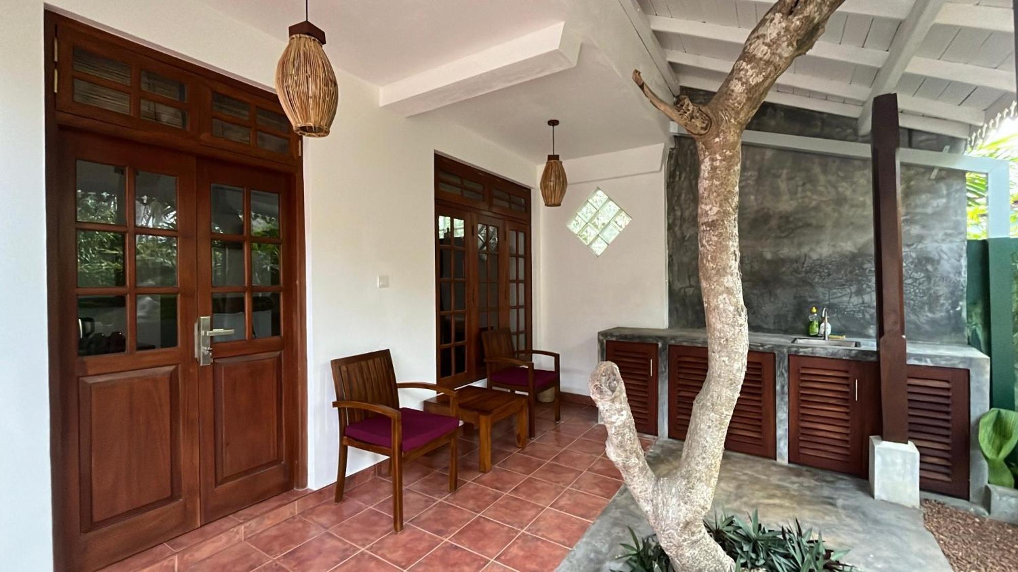 Beach Club Apartments Induruwa Ngoại thất bức ảnh