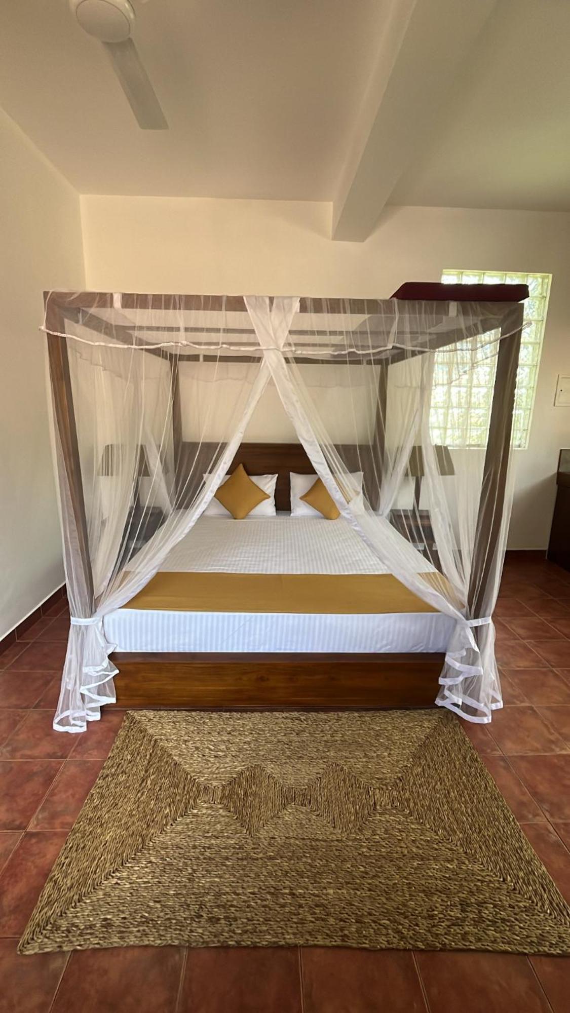Beach Club Apartments Induruwa Ngoại thất bức ảnh